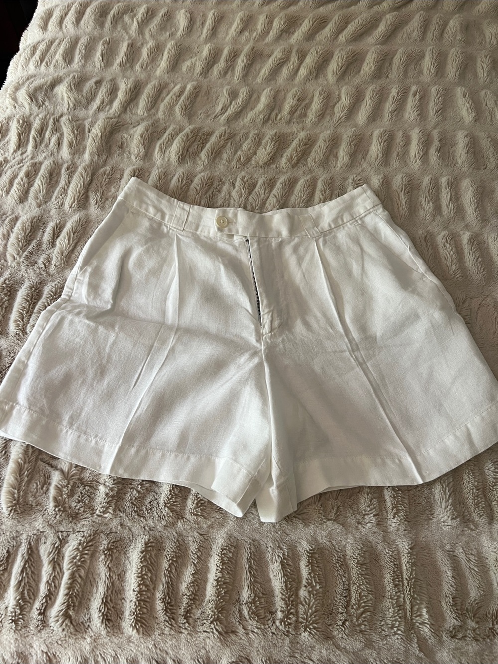 Alex Mill White Pleated Bermuda Shorts